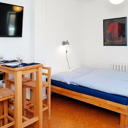 Appartement Ueber Dem Kino Toni Berlin Exterior foto